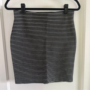 LOFT striped pencil skirt, black and white, S, EUC